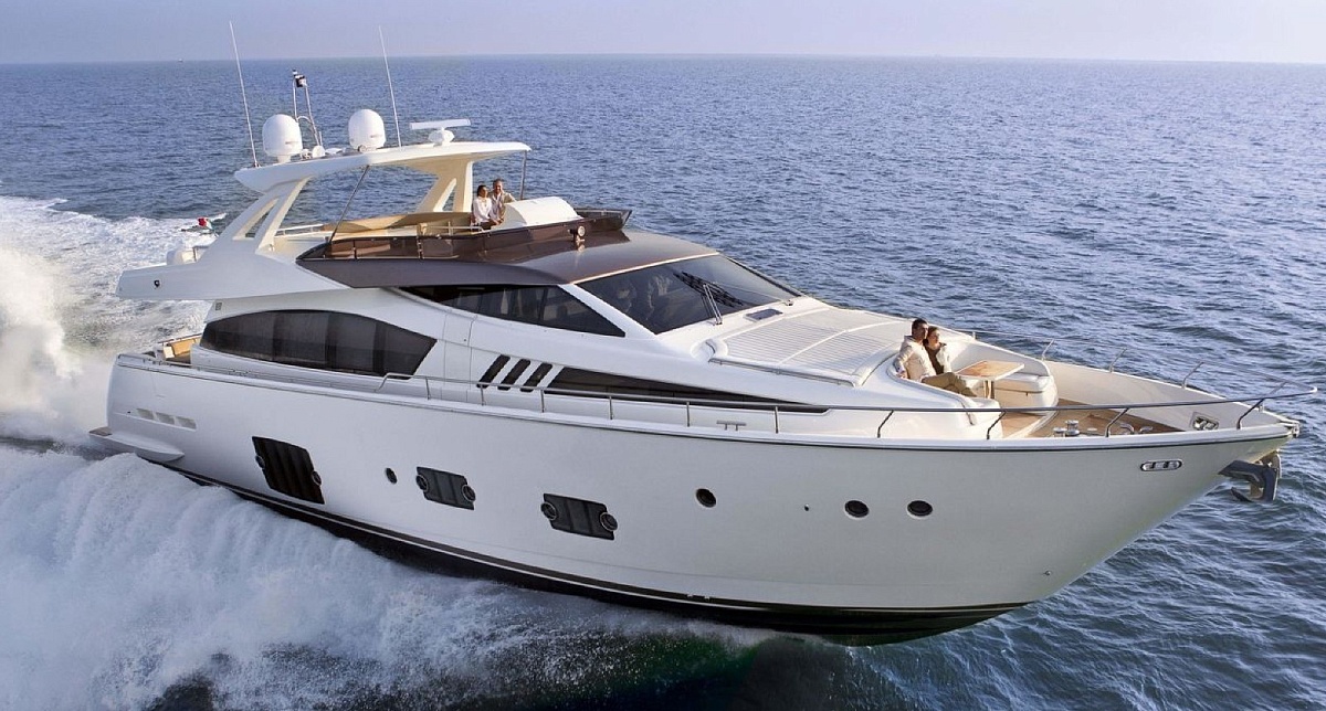 Ferretti 800